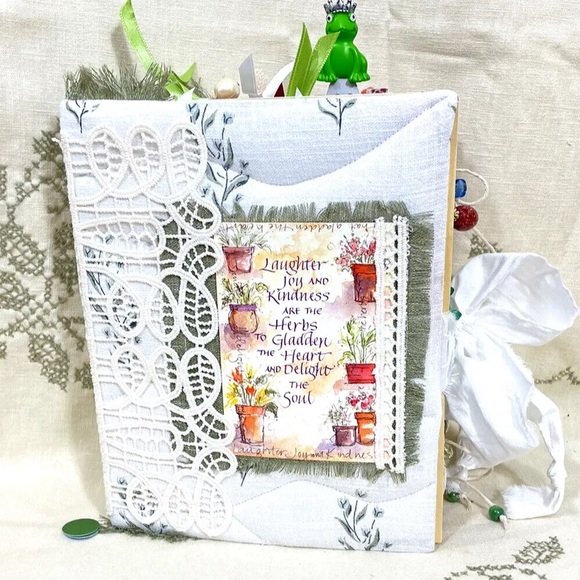 Junk journal White BOHO Garden Floral Interactive Handmade OOAK 232 Pages - Picture 2 of 11